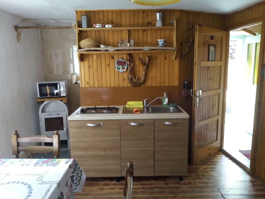 Apartman Dinko Lubenice Eksteriør bilde