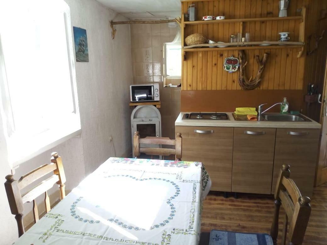 Apartman Dinko Lubenice Eksteriør bilde